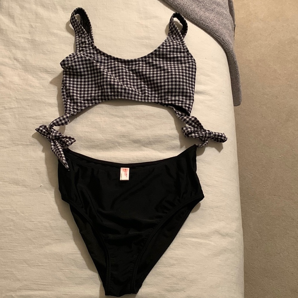 Bathing suit